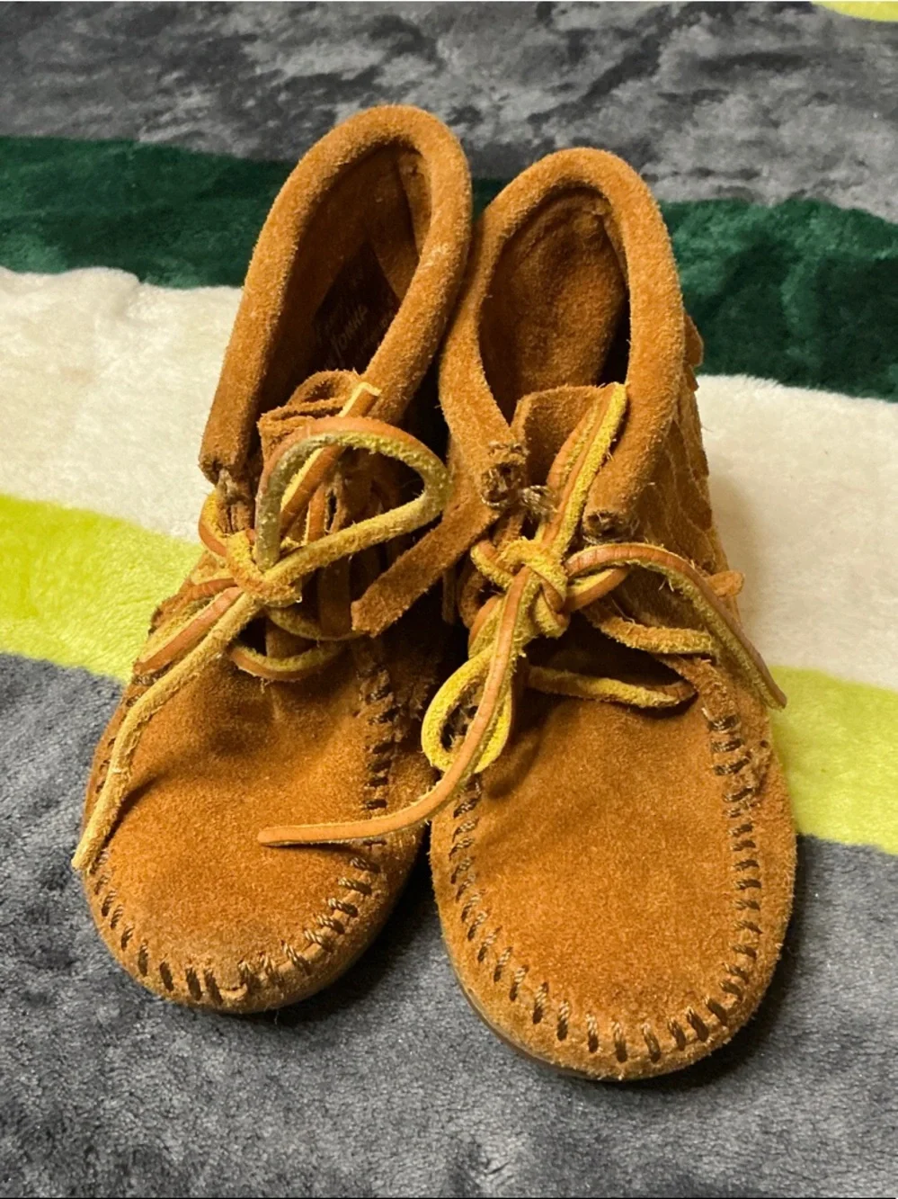 Minnetonka Kids Orange Suede Fringe Moccasins Size 7